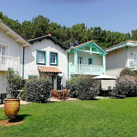 Holiday home Maison Pour 4 Personnes Pres Des Golfs *