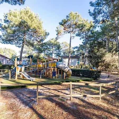 Holiday home Maison Pour 4 Personnes Pres Des Golfs *